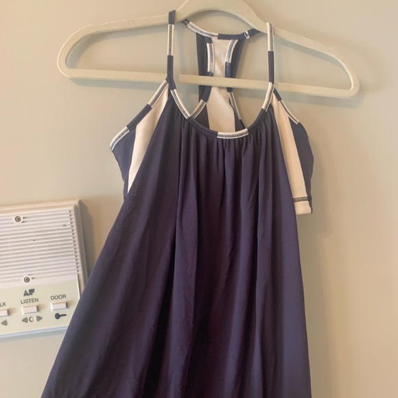 lululemon athletica Tops - Lululemon sz 8 tank w/ bra